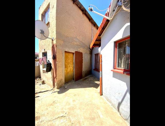 2 BEDROOM HOUSE FOR SALE IN PROTEA GLEN